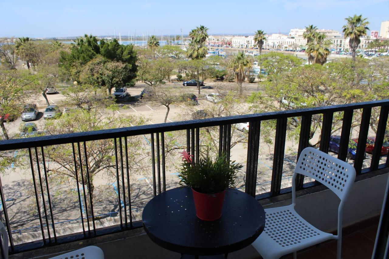 Aloja Puerto Deportivo Apartment *